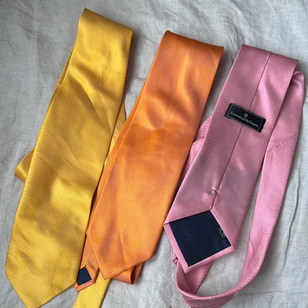Elegant Silk Ties in Vibrant Hues Ermenegil DoZegna